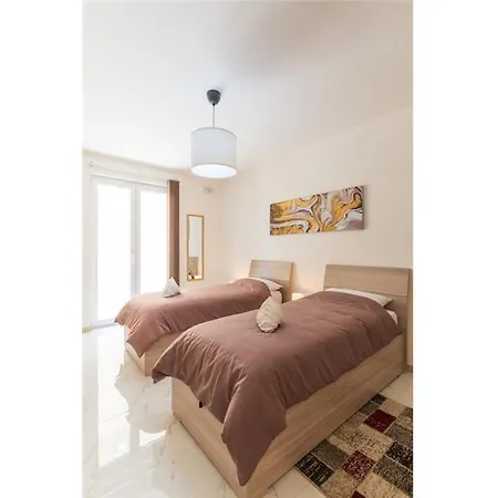 Lovely 2br Apt With Private Balcony In Marsalforn By 360 Estates Διαμέρισμα