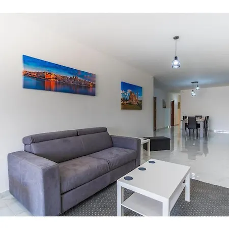 Διαμέρισμα Lovely 2br Apt With Private Balcony In Marsalforn By 360 Estates *