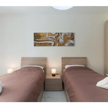 Lovely 2br Apt With Private Balcony In Marsalforn By 360 Estates Lägenhet Zebbug (Gozo)