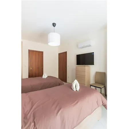 Lovely 2br Apt With Private Balcony In Marsalforn By 360 Estates Zebbug (Gozo)