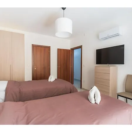 Lovely 2br Apt With Private Balcony In Marsalforn By 360 Estates Lägenhet *